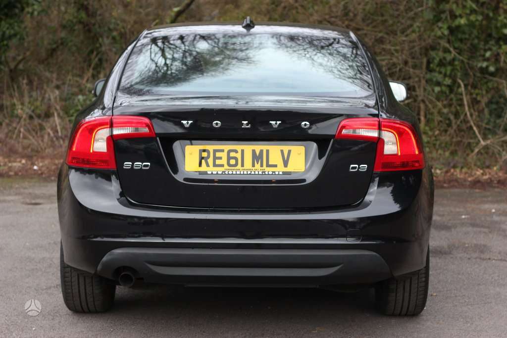 Volvo S60 dalimis. D3
