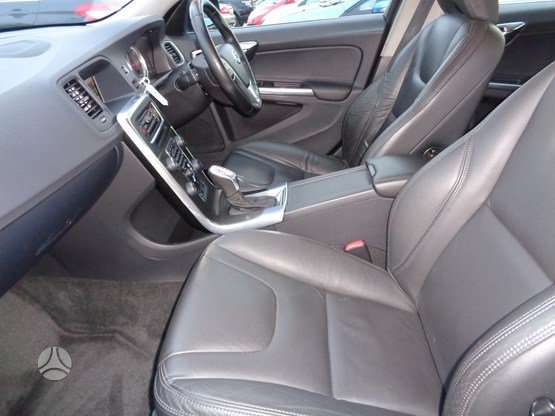 Volvo S60 dalimis. D3