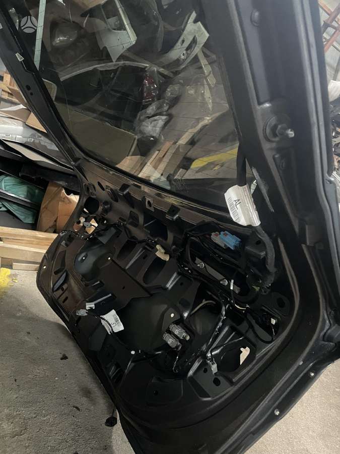 Ford Mondeo hood (front, rear)