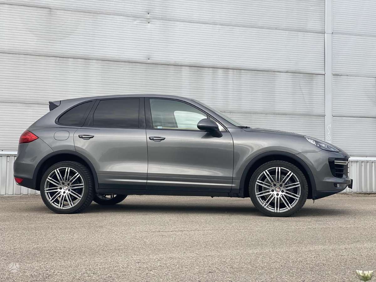 Porsche Cayenne, sedanas
