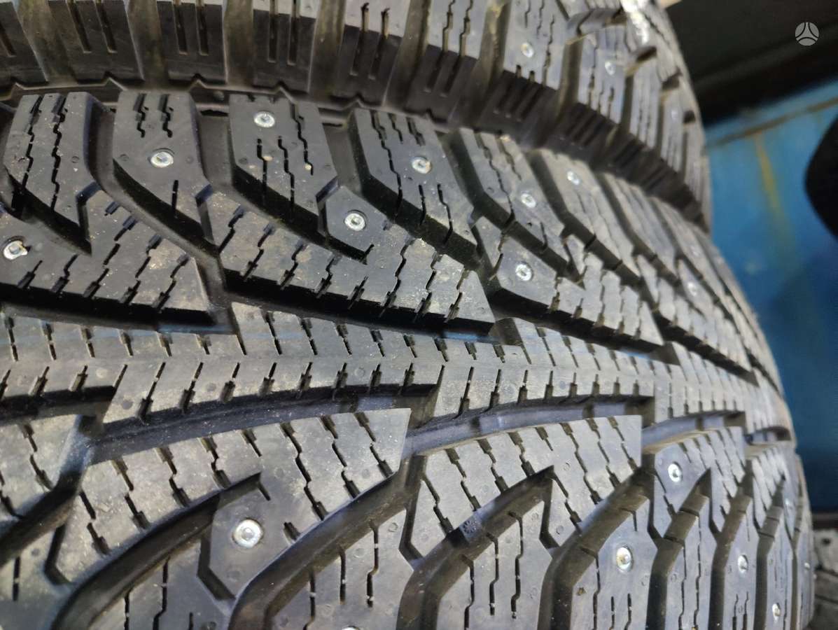 Nokian HAKKAPELIITTA C, winter 215/75 R16