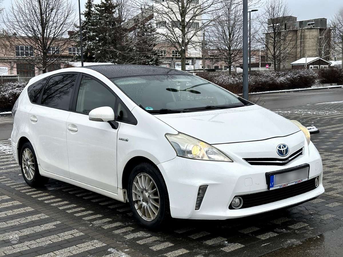 Toyota Prius+, universalas