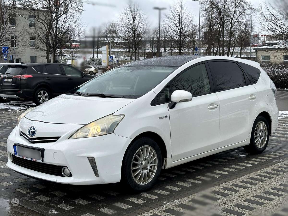 Toyota Prius+, Универсал