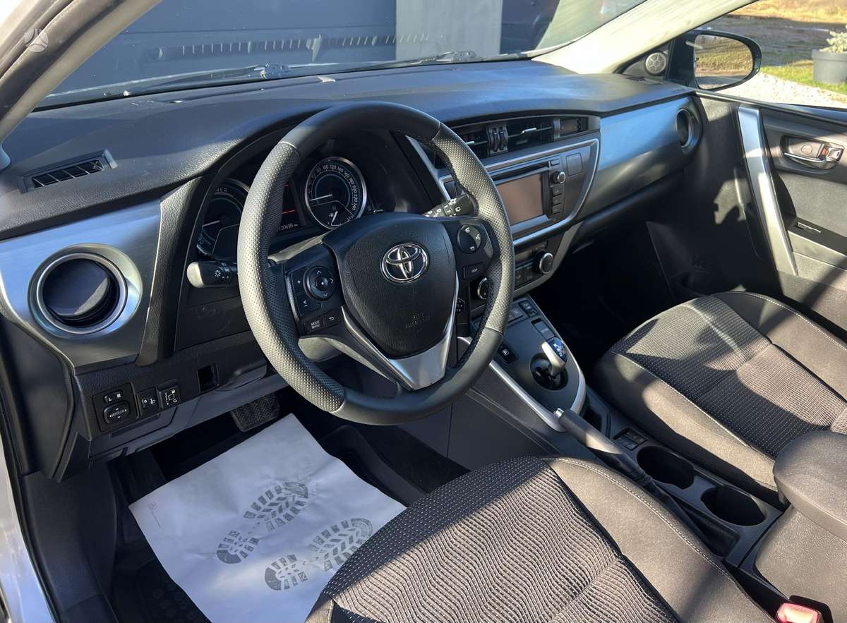 Toyota Auris, 1.8 l., Универсал