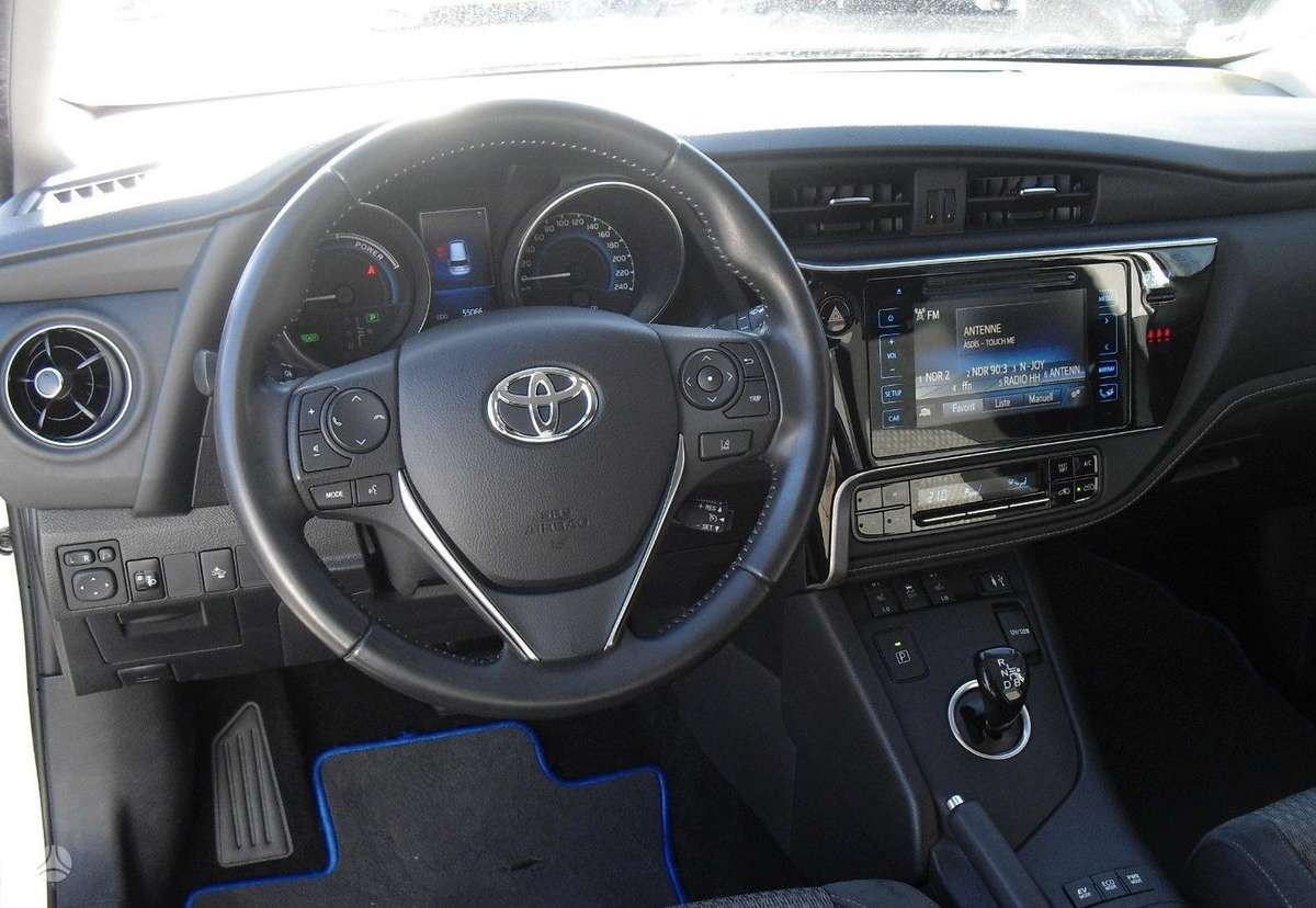 Toyota Auris, 1.8 l., Универсал
