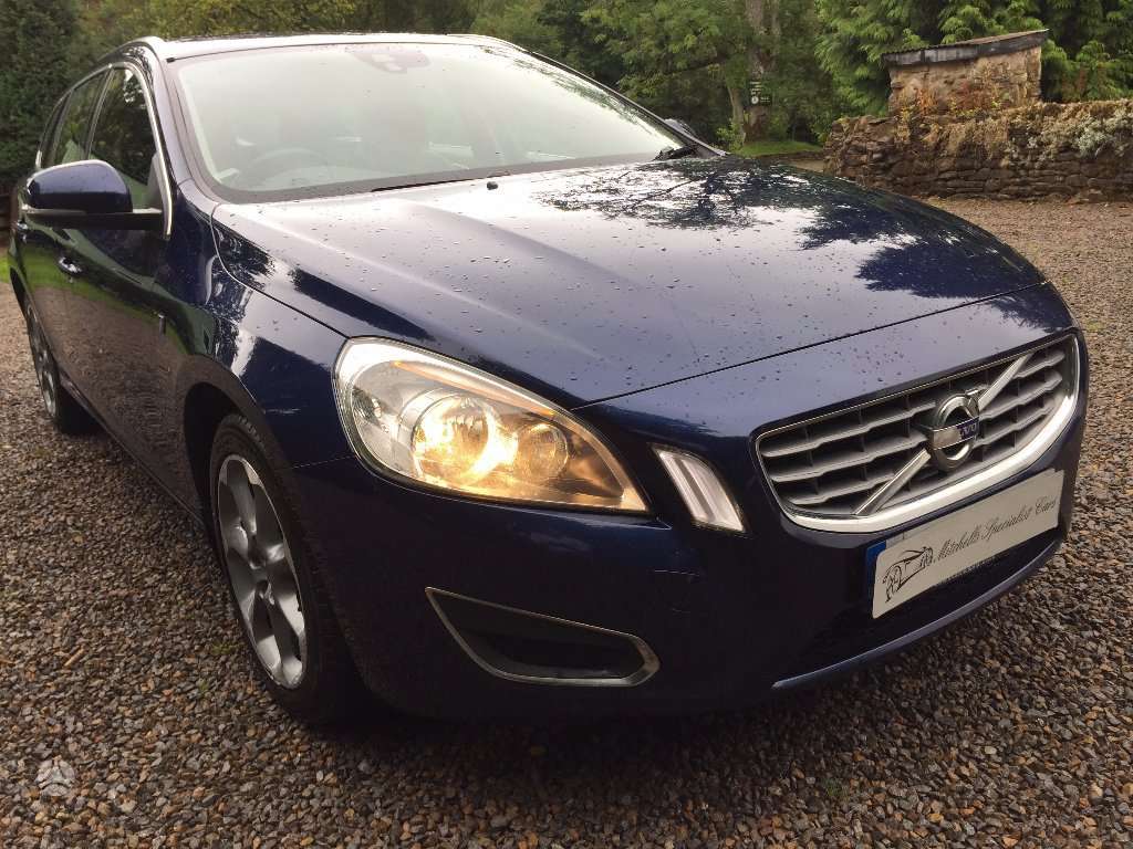 Volvo V60 dalimis
