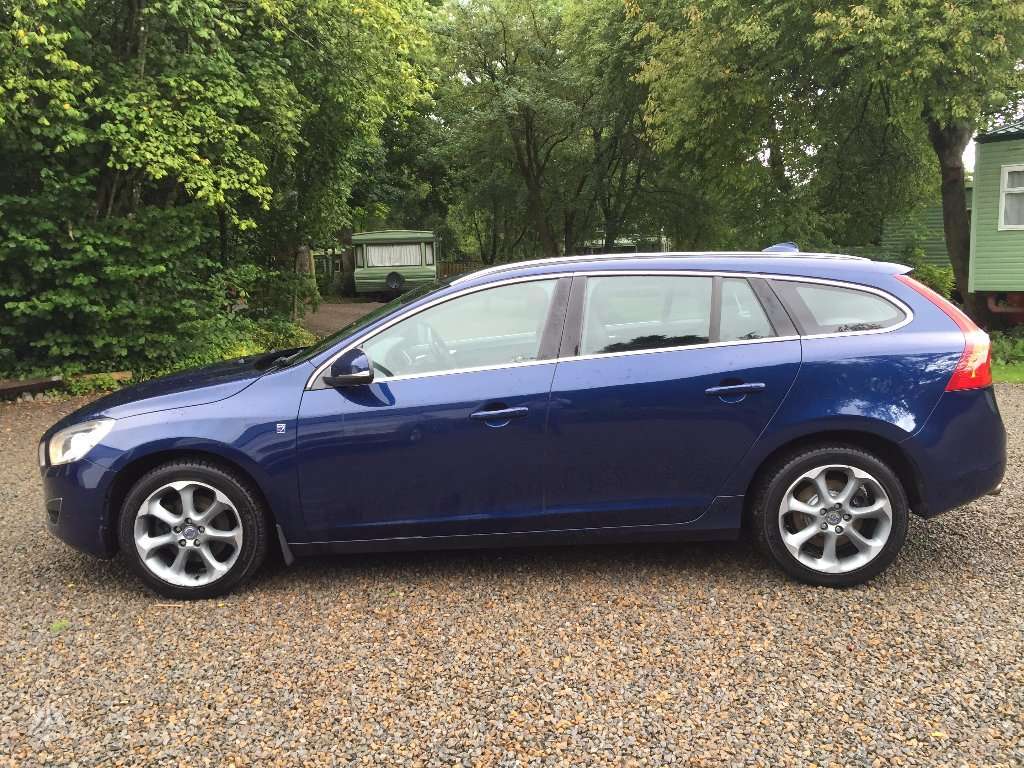 Volvo V60 dalimis