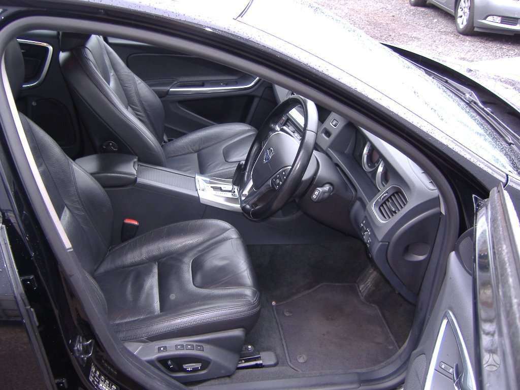 Volvo V60 по частям