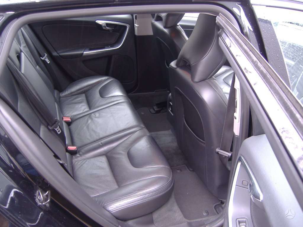 Volvo V60 for parts