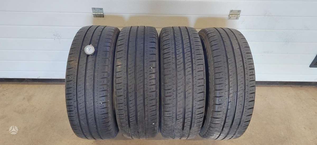 Michelin Agilis, summer 225/65 R16