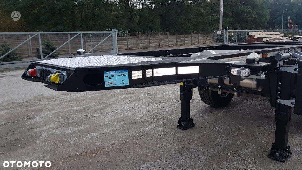 D-TEC CC-20-3-S, konteinerių gabenimo
