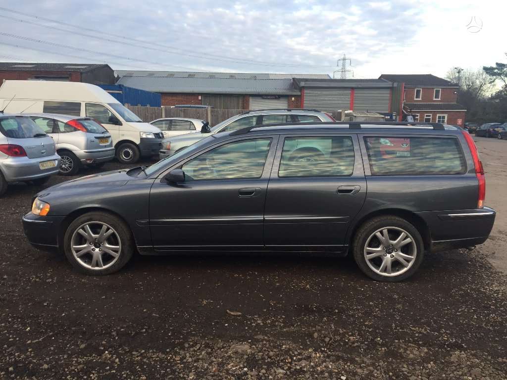 Volvo V70 dalimis