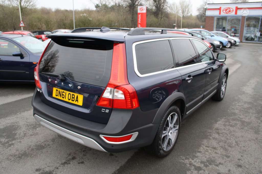 Volvo XC70 dalimis