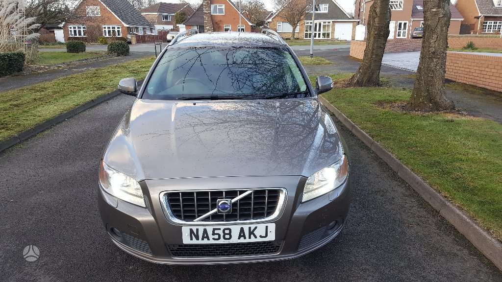 Volvo V70 for parts