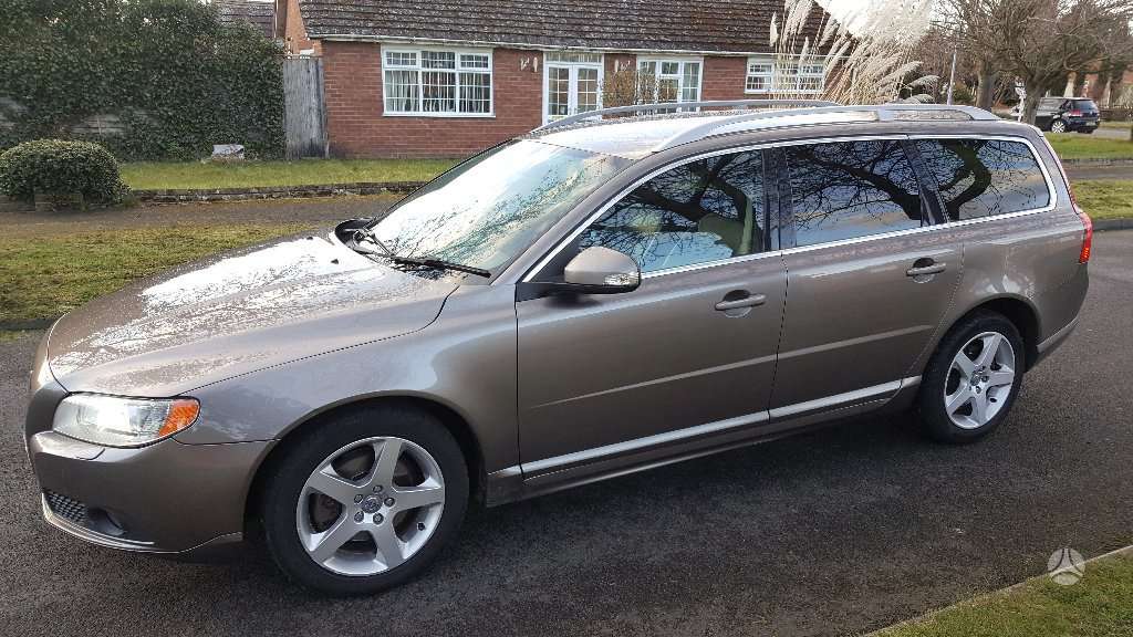 Volvo V70 for parts