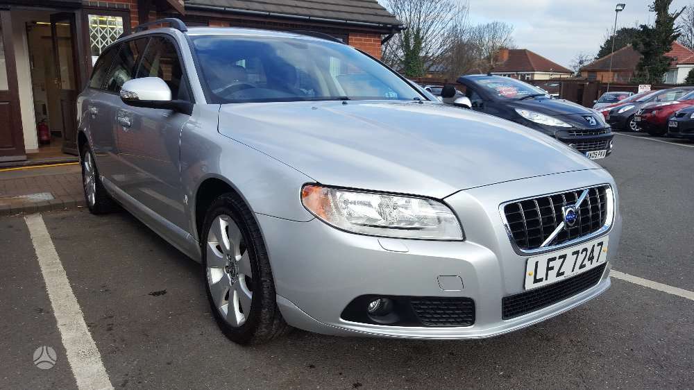 Volvo V70 for parts