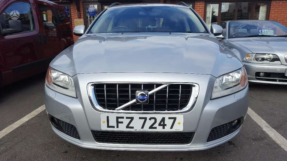 Volvo V70 for parts
