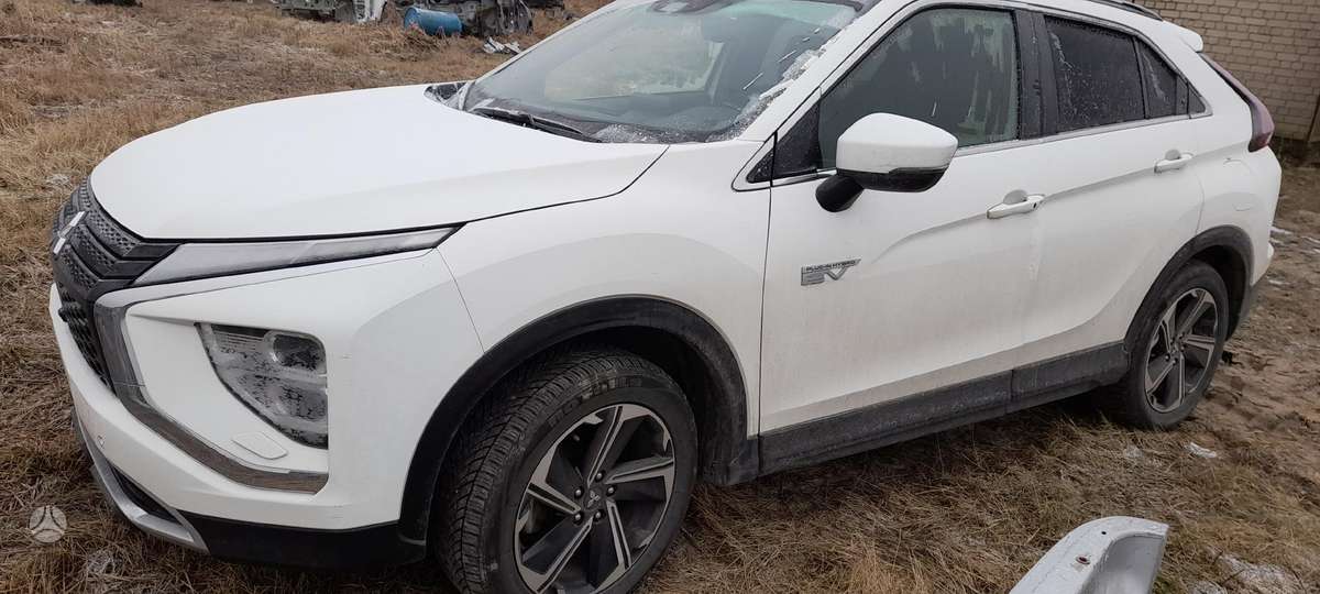 Mitsubishi Eclipse Cross dalimis. W37
