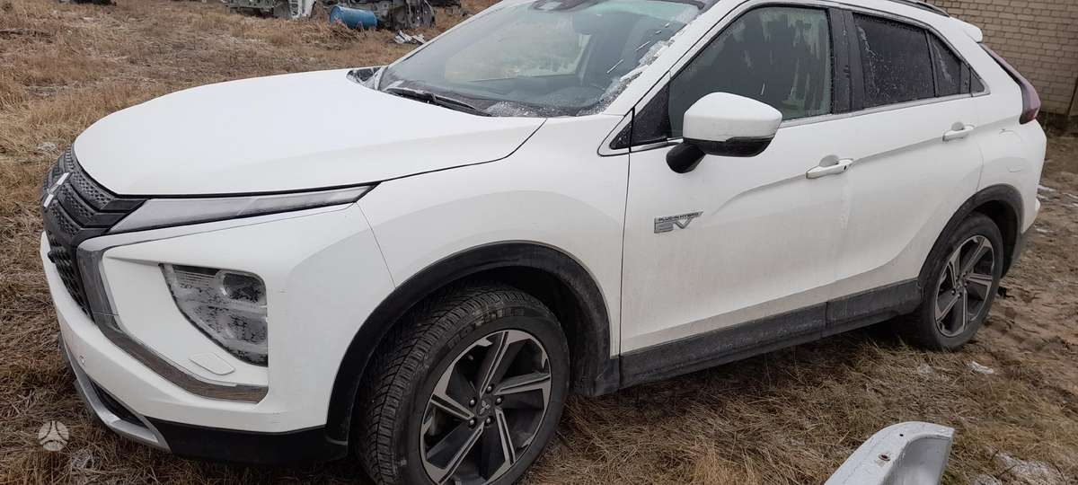 Mitsubishi Eclipse Cross for parts. W37