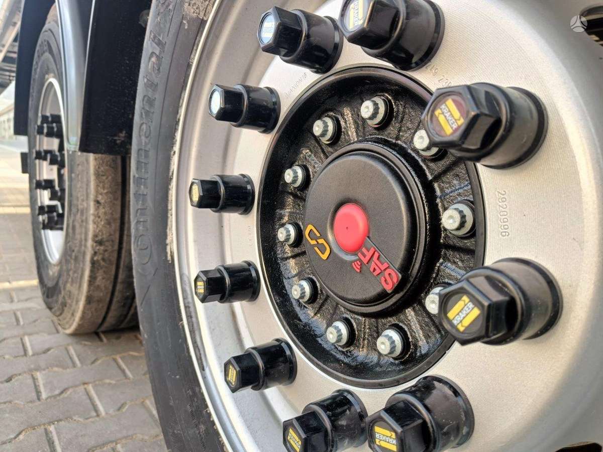 Kraker K-Force, ar slīdošo grīdu