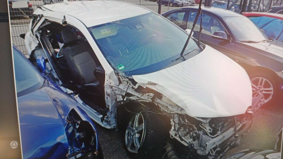 Toyota Auris kėbulo dalys