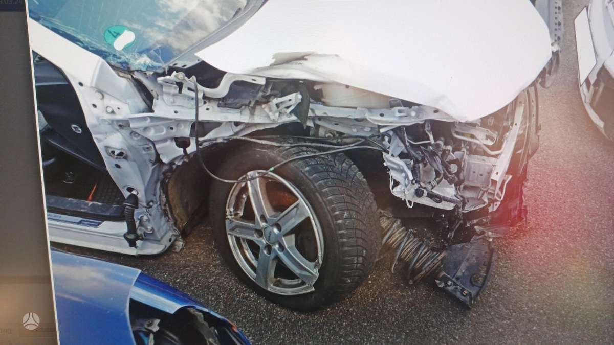 Toyota Auris детали кузова
