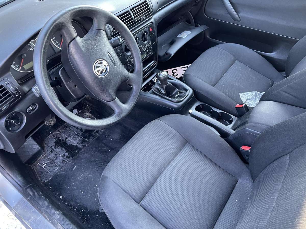 Volkswagen Passat dalimis