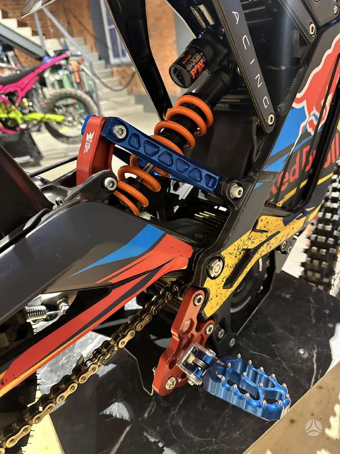 Sur-Ron Light Bee L1e, elektrinis, enduro / adventure