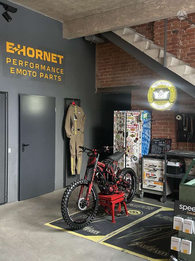 Sur-Ron Light Bee L1e, elektrinis, enduro / adventure