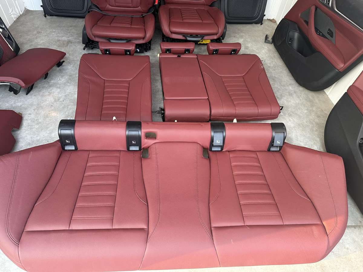 BMW 440 Gran Coupe interior parts