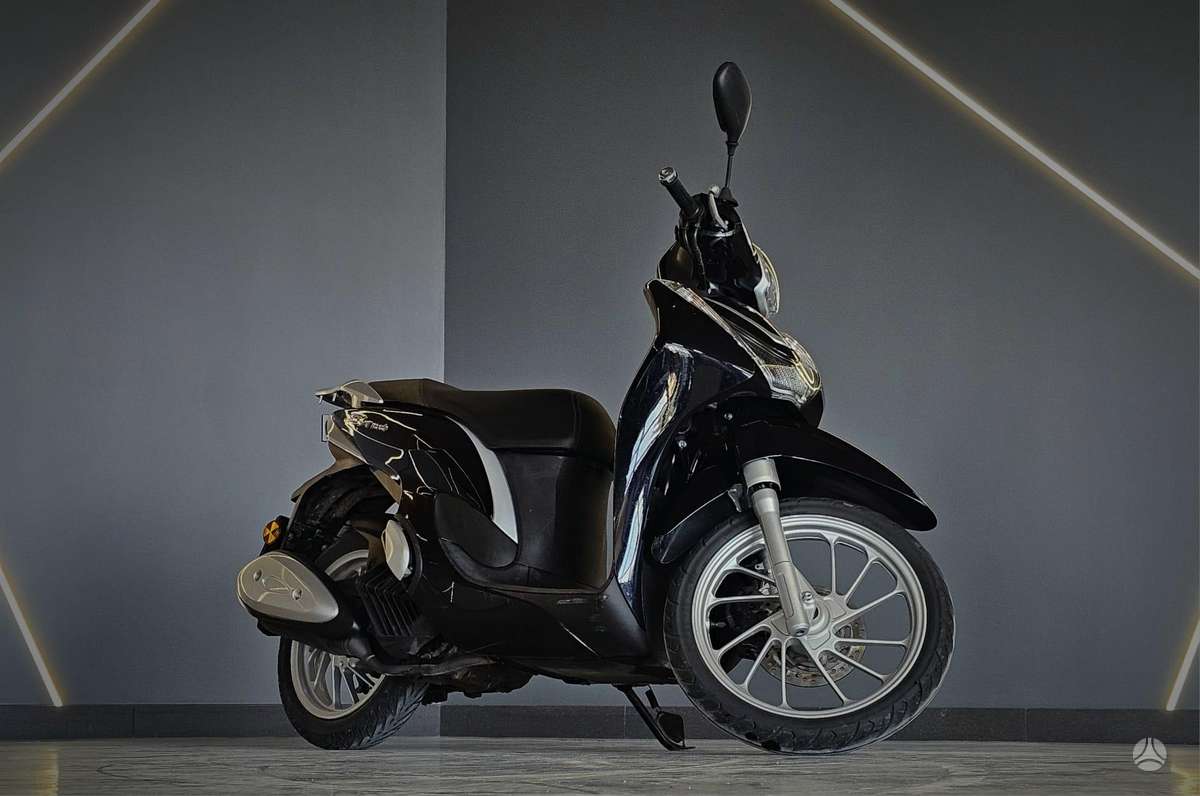 Honda SH 125cc, scooters / mopeds