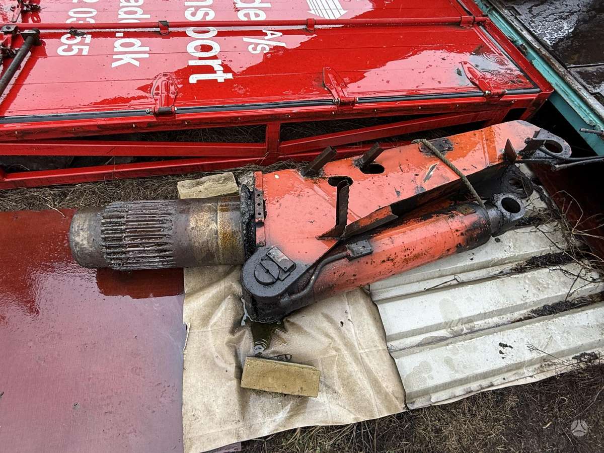 Atlas 160, cranes / grapples