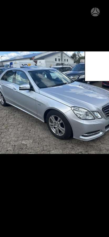 Mercedes-Benz E200 dalimis. Europa