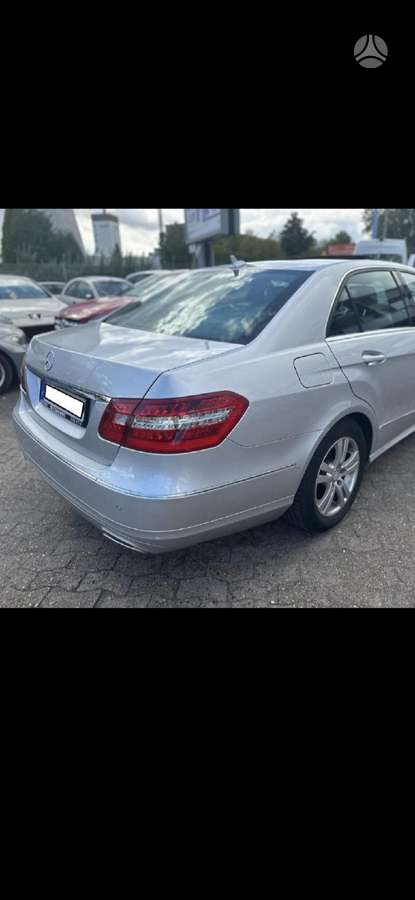 Mercedes-Benz E200 dalimis. Europa