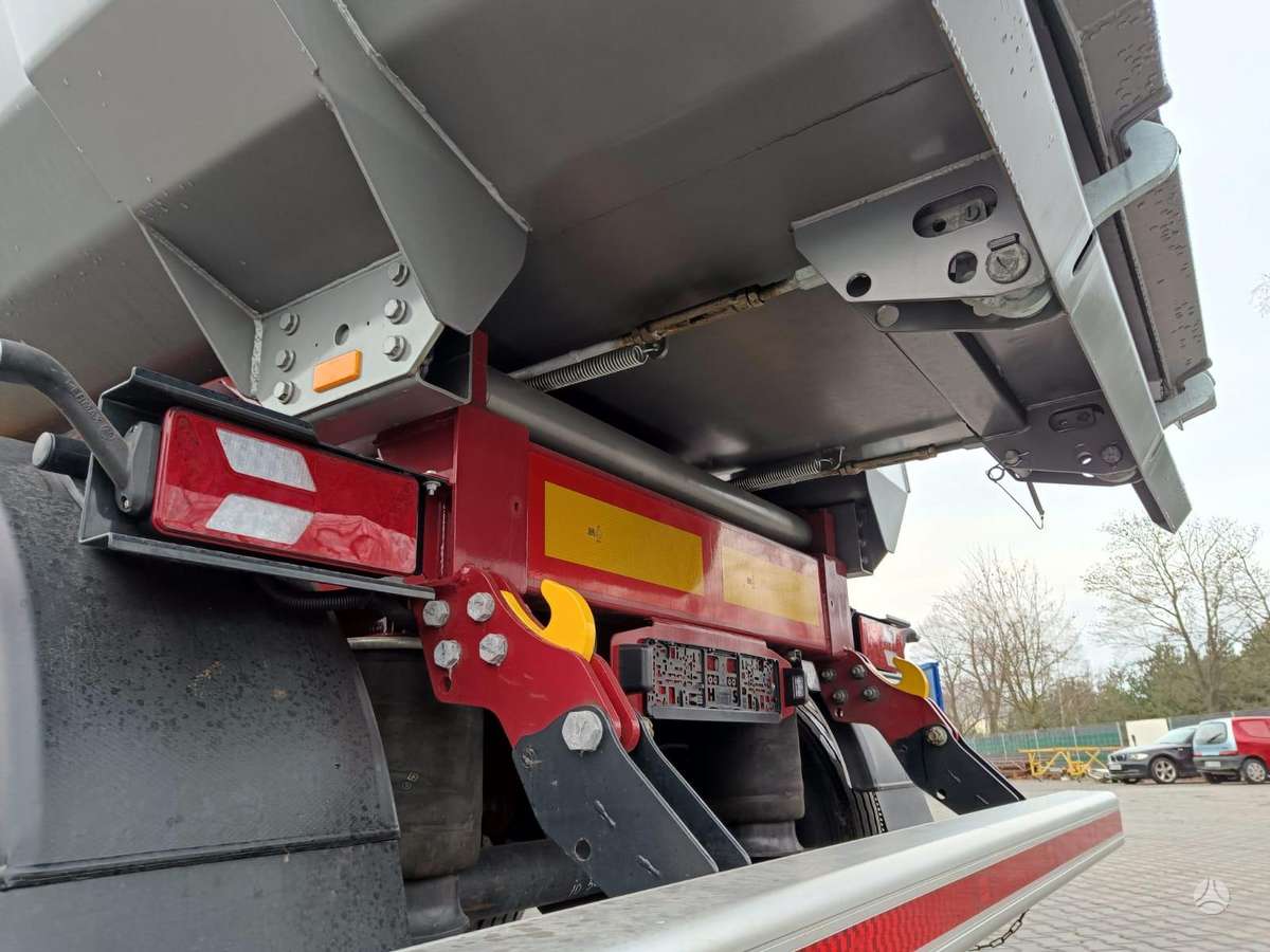 -Kita- TrailerTec S-Tec, savivartės