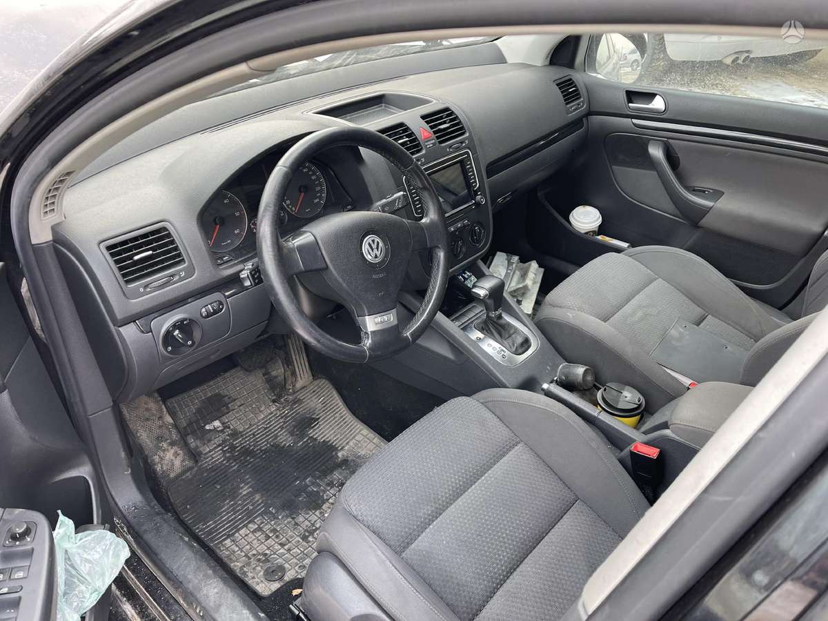 Volkswagen Golf dalimis