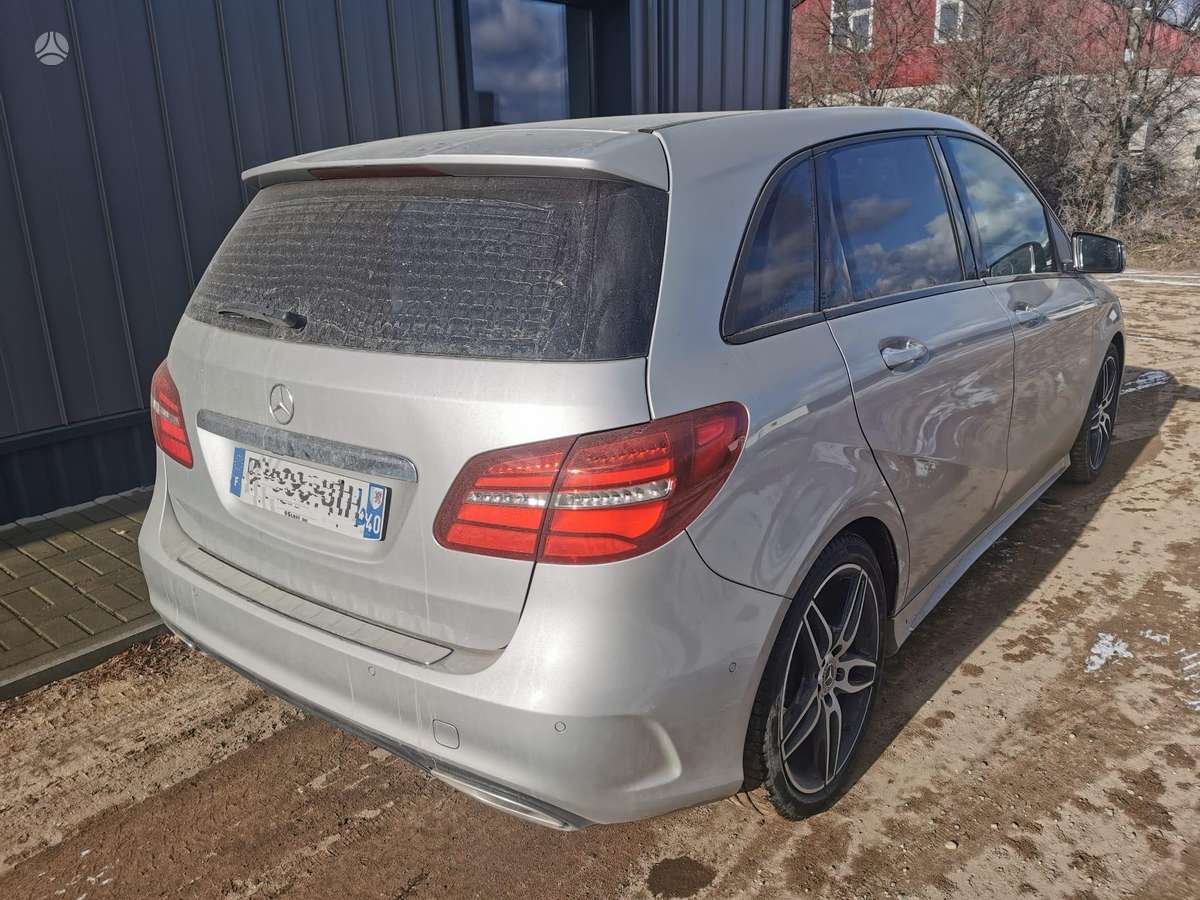 Mercedes-Benz B200 dalimis
