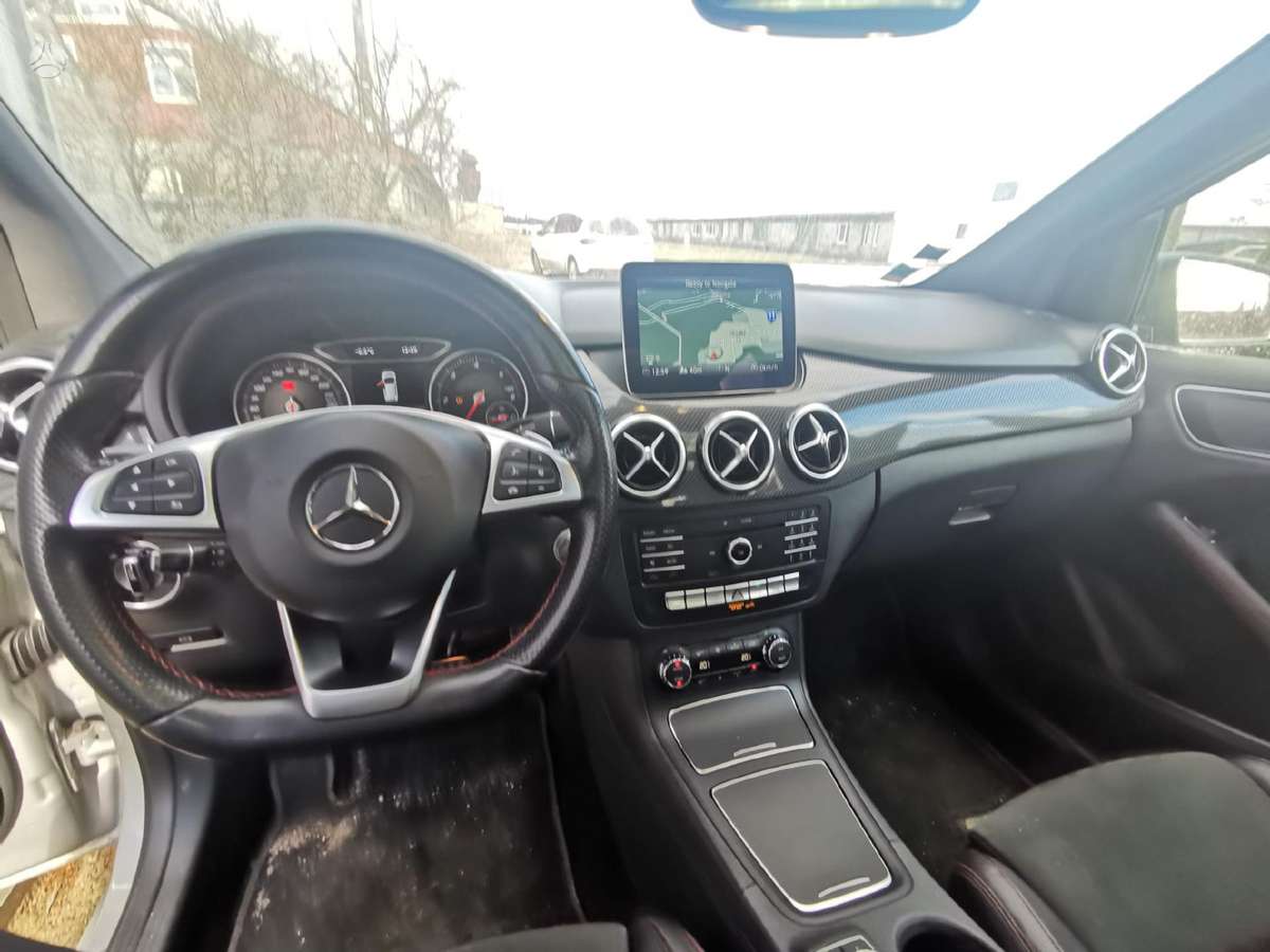 Mercedes-Benz B200 dalimis