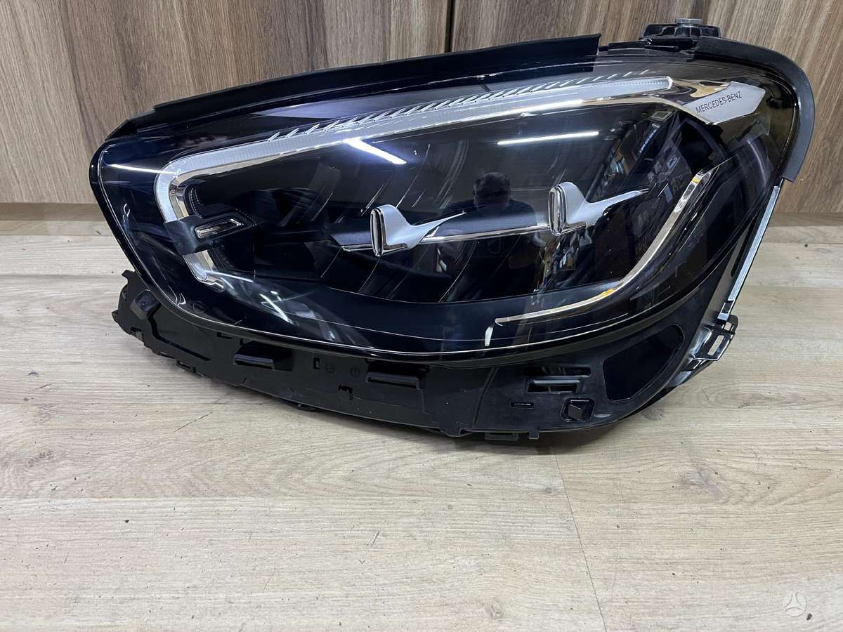 Mercedes-Benz E klasė lights