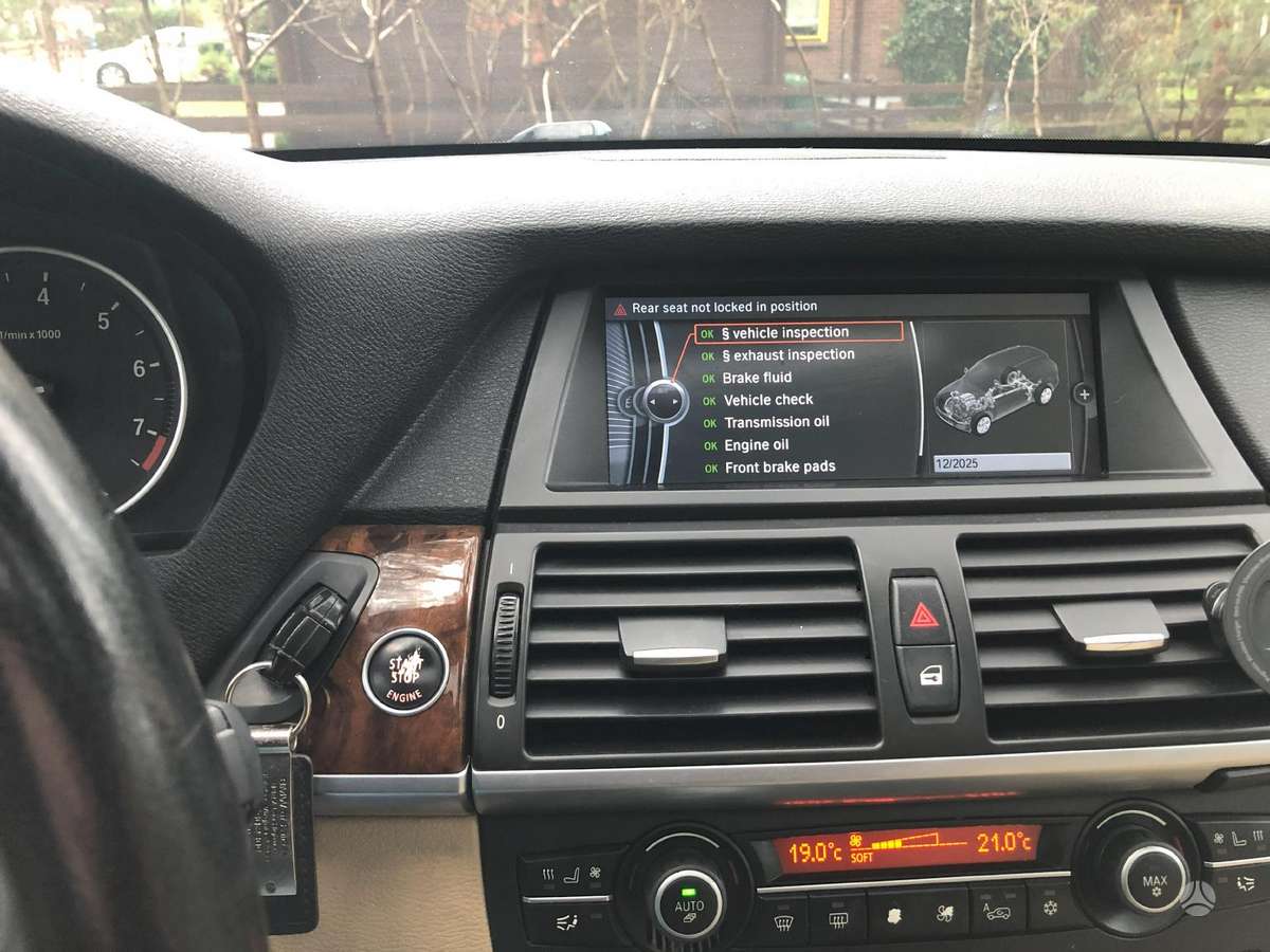 BMW X5, 3.0 l., off-road / crossover