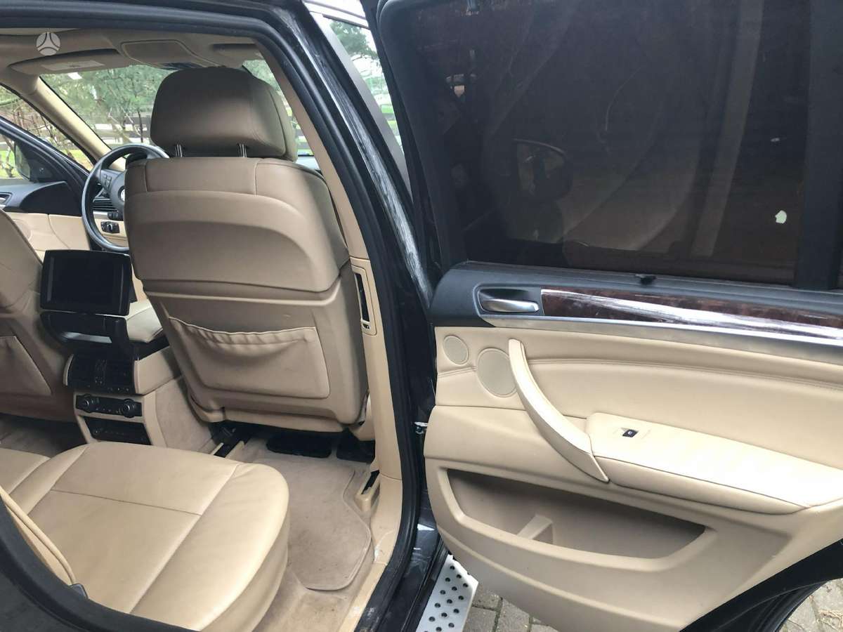 BMW X5, 3.0 l., off-road / crossover