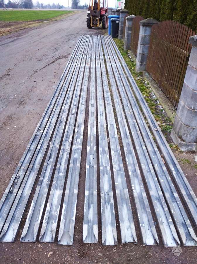 Stas ZS300, with moving floor