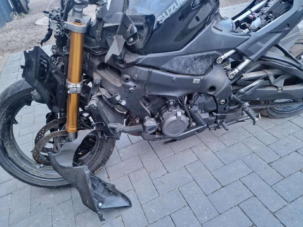 Suzuki GSX-S, street / classic