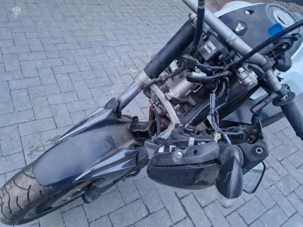 Yamaha MT 07, street / classic