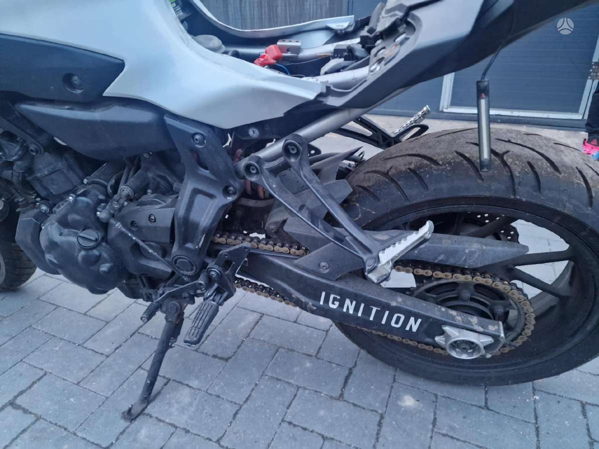 Yamaha MT 07, street / classic
