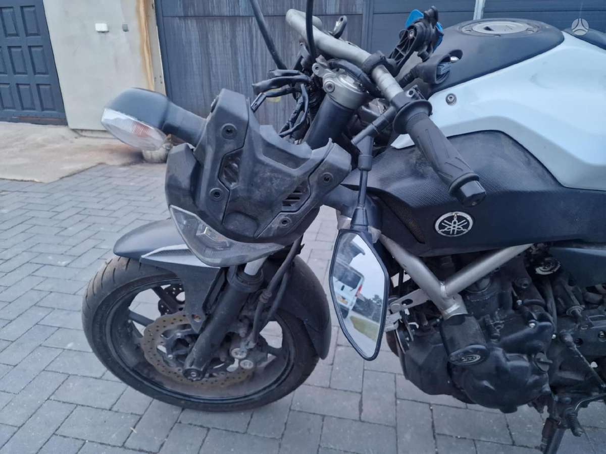 Yamaha MT 07, street / classic