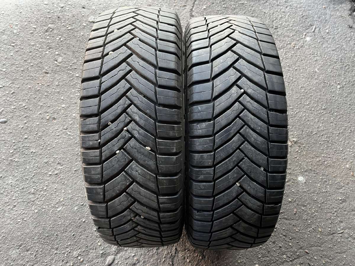 Michelin Agilis CrossClimate, all-season 215/65 R16