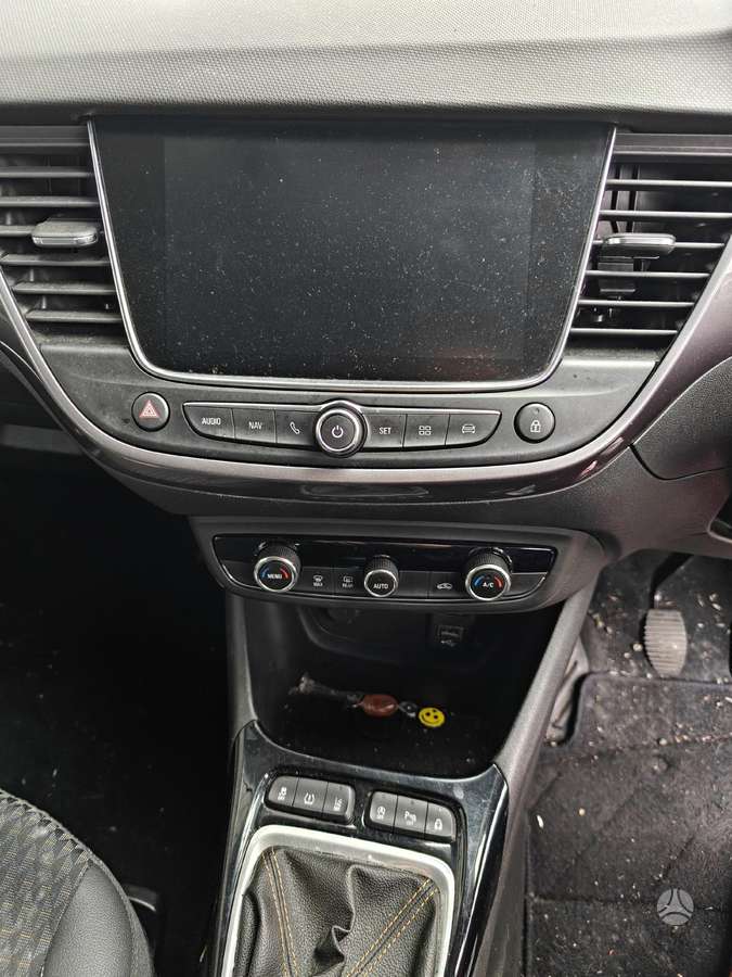 Opel Crossland X Spalva z22v