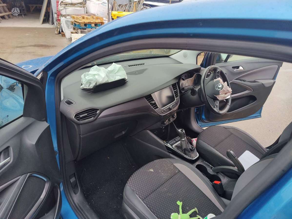 Opel Crossland X Spalva z22v