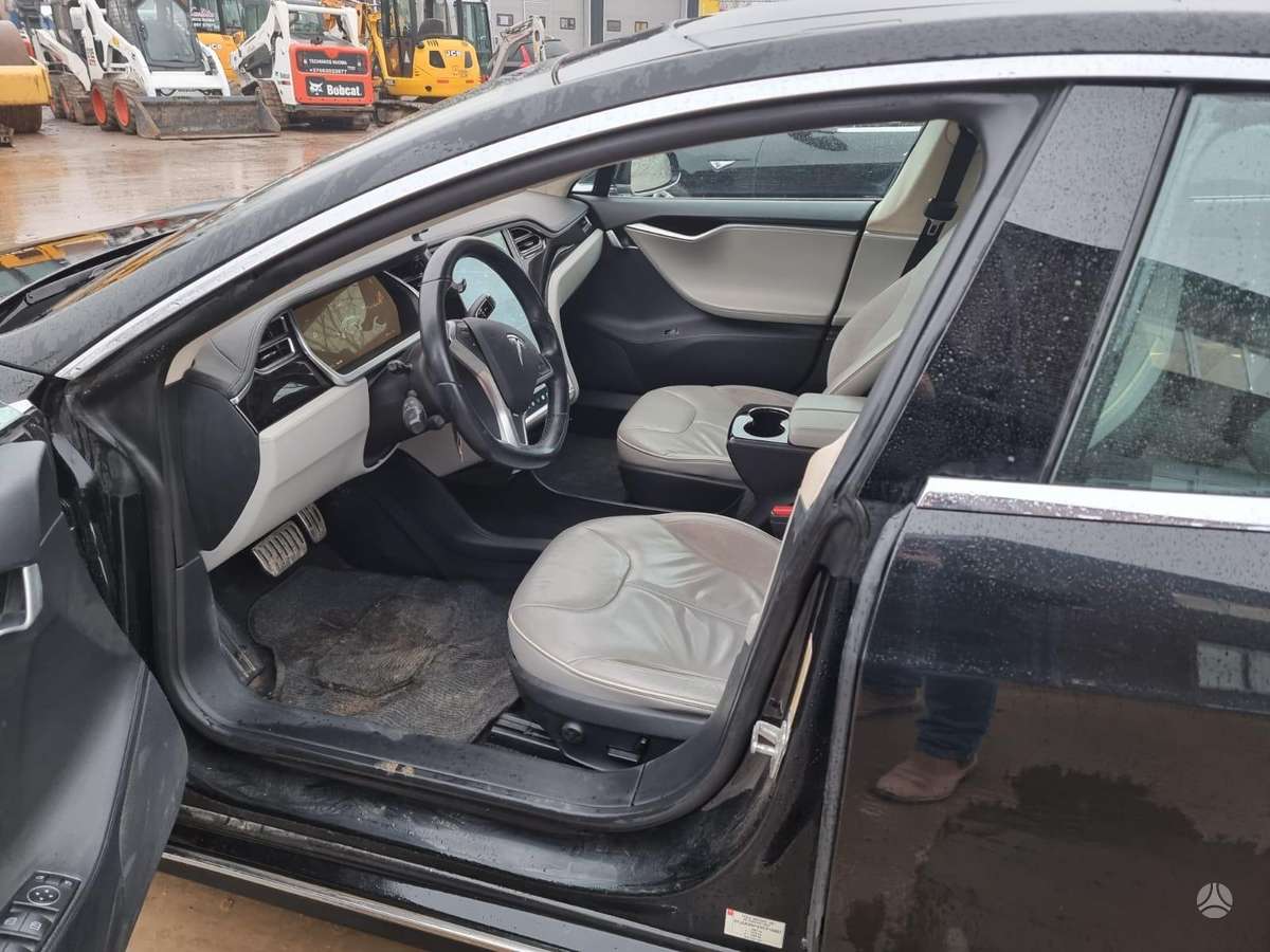 Tesla Model S, Универсал
